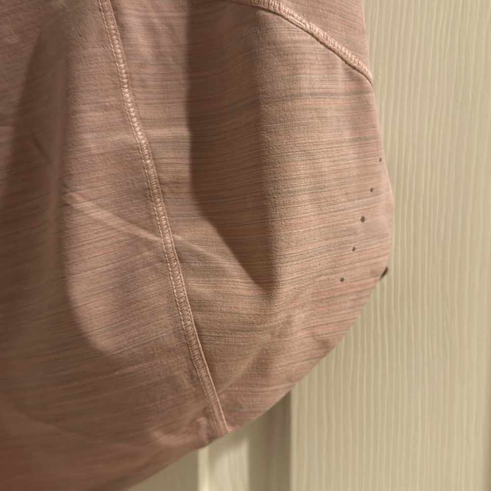 Athleta "Run with It" Textured 3.5" Pink Shorts - Picture 6 of 8